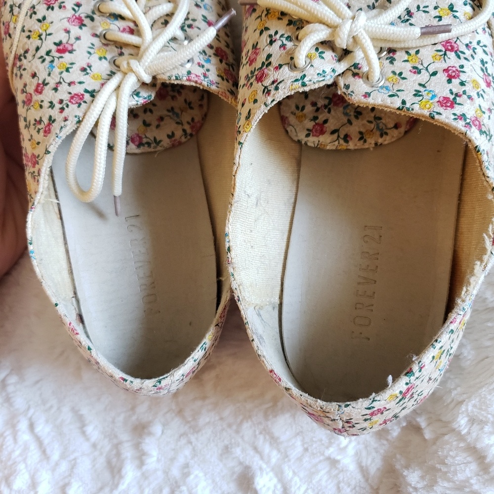 Forever 21 Floral Shoes - Picture 4 of 4